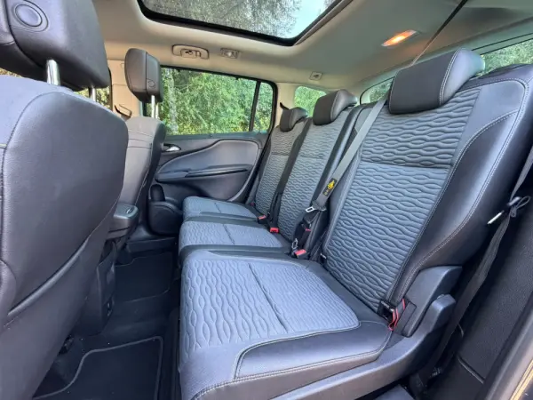 Opel Zafira 1.6 CDTi Executive 37
