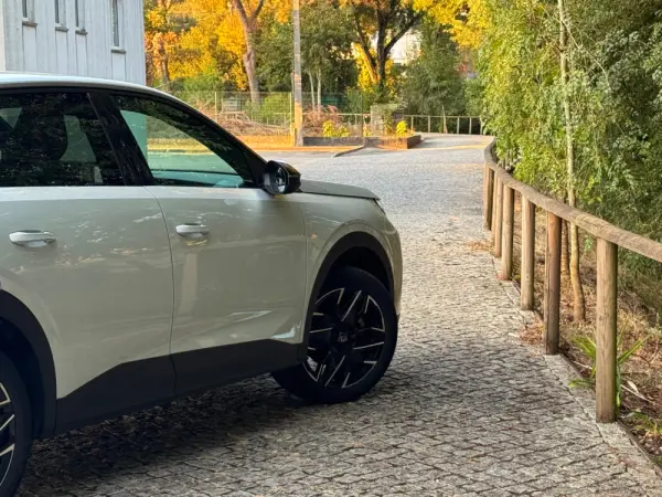 Peugeot 3008 1.2 Hybrid Allure e-DCS6 6