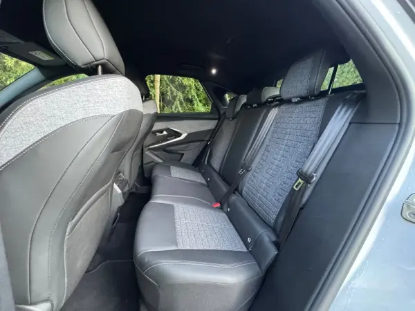Peugeot 3008 1.2 Hybrid Allure e-DCS6 32
