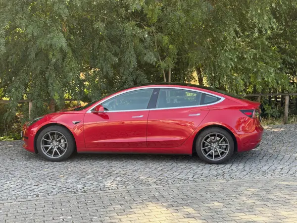 Tesla Model 3 Standard Range Plus RWD 6