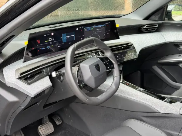 Peugeot E-3008 73 kWh Allure 15