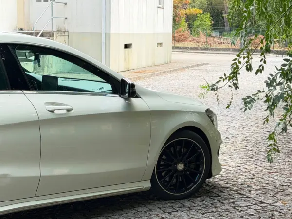 Mercedes-Benz CLA 220 d Shooting Brake AMG Line Aut. 9