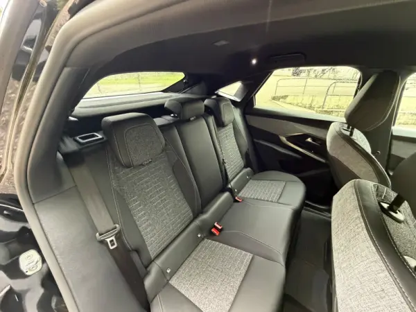 Peugeot E-3008 73 kWh Allure 37
