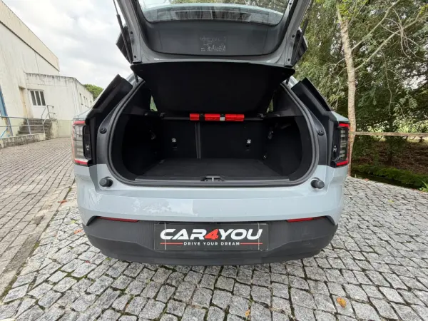 Volvo EX30 69 kWh Single Motor Extended Range Plus 23