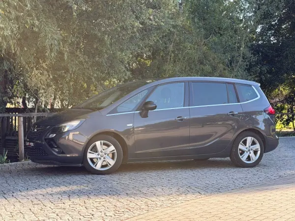 Opel Zafira 1.6 CDTi Executive 8