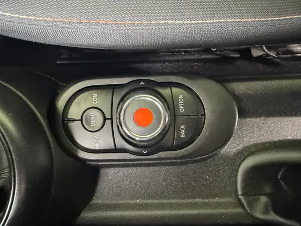 MINI 3 Portas One D 19