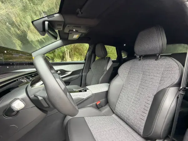 Peugeot E-3008 73 kWh Allure 32