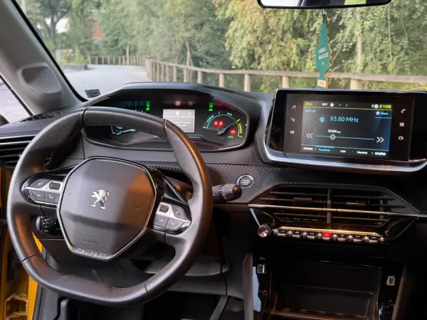 Peugeot e-208 Active 8
