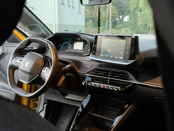 Peugeot e-208 Active 17