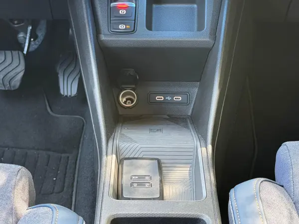 Renault 4 E-Tech 52 kWh Iconic Autonomia Conforto 25