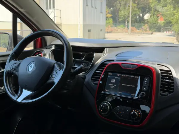 Renault Captur TCe 120 EDC Helly Hansen 30