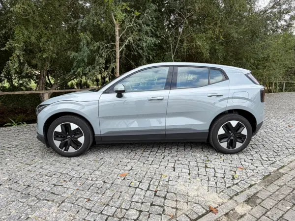Volvo EX30 69 kWh Single Motor Extended Range Plus 16