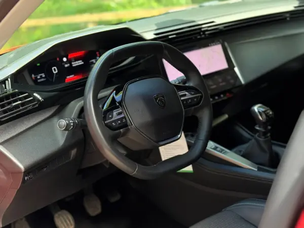 Peugeot 308 1.2 PureTech Allure 23