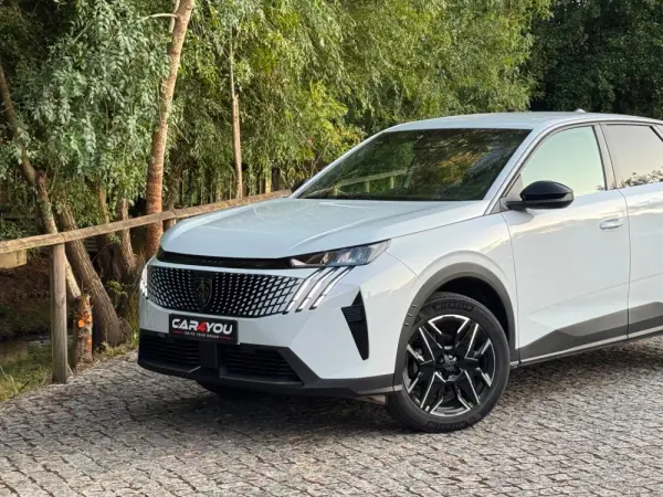 Peugeot 3008 1.2 Hybrid Allure e-DCS6 2