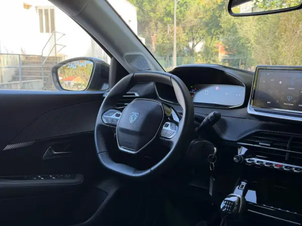 Peugeot 208 1.2 PureTech Allure 32