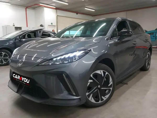 MG MG4 64 kWh Luxury 1