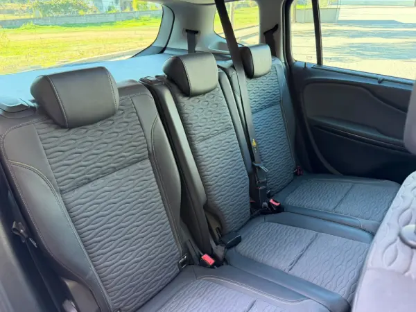 Opel Zafira 1.6 CDTi Executive 39