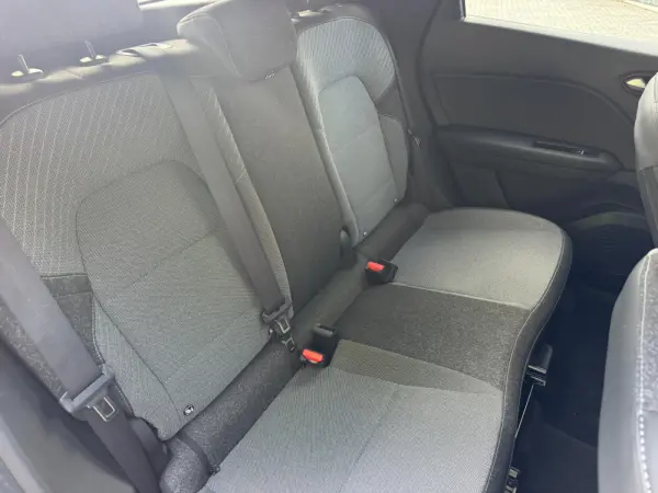 Renault Captur 1.0 TCe Techno 36