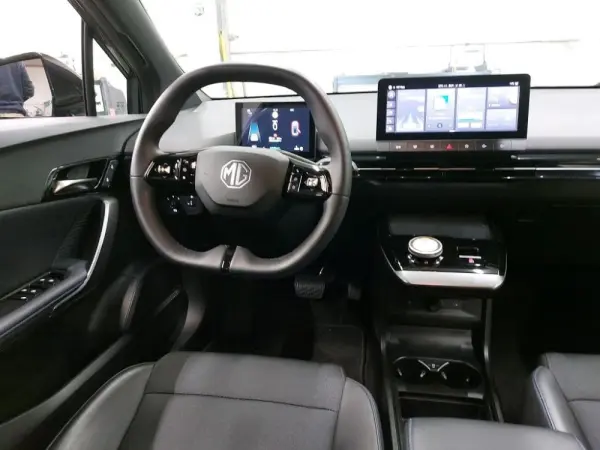 MG MG4 64 kWh Luxury 4