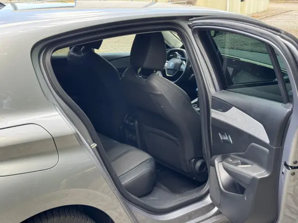 Peugeot 308 1.2 PureTech Allure Pack 29