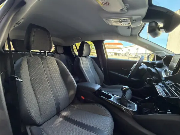 Peugeot 208 1.2 PureTech Allure 36