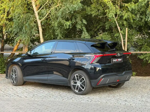 MG MG4 77 kWh Extended Range Luxury 7