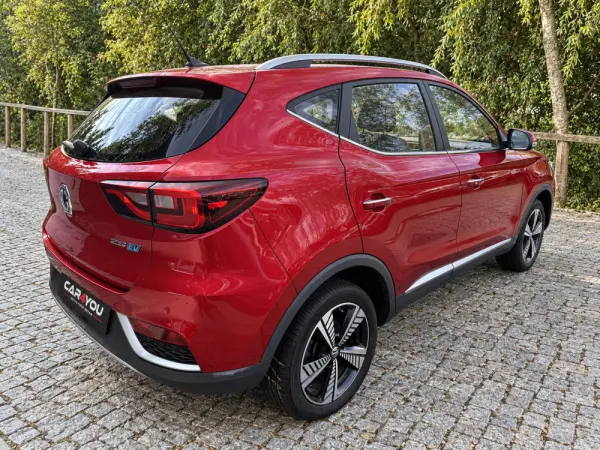 MG ZS EV 44.5 kWh Luxury 4