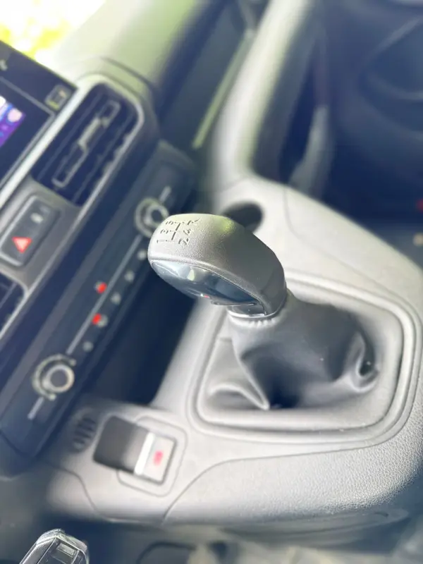 Peugeot Partner 1.5 BlueHdi Premium Standard 17