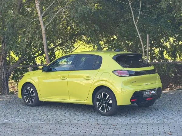Peugeot 208 1.2 PureTech Allure 7