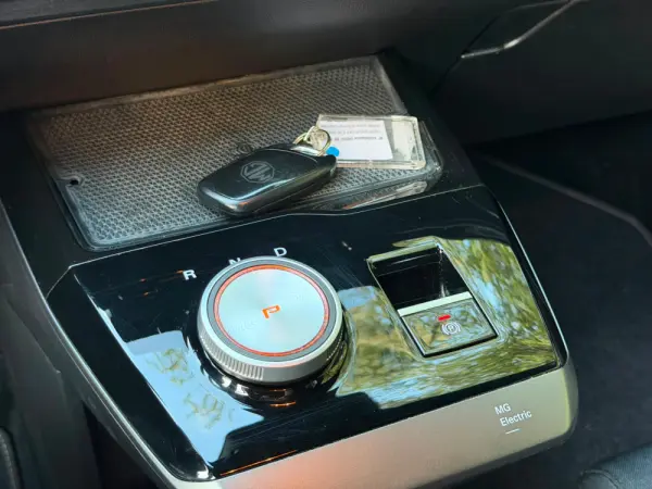 MG MG4 77 kWh Extended Range Luxury 18