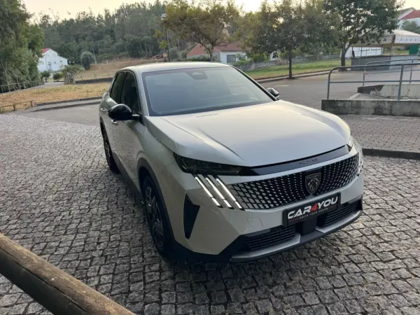 Peugeot 3008 1.2 Hybrid Allure e-DCS6 10