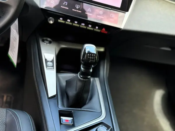 Peugeot 308 1.2 PureTech Allure 21