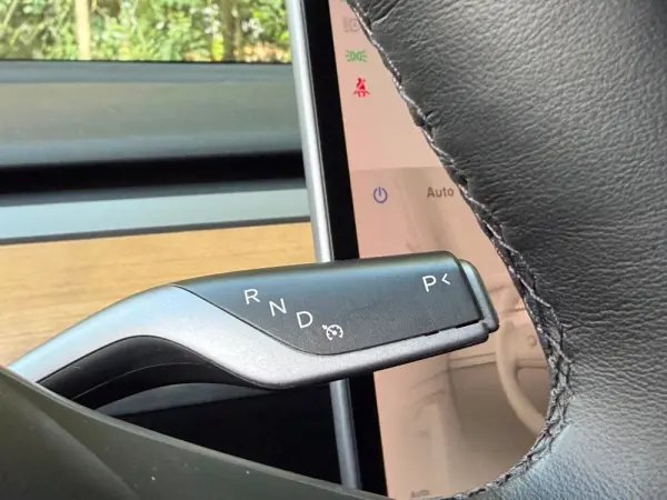 Tesla Model 3 Standard RWD 27