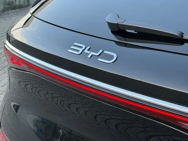 BYD Atto 3 EVO 74.8 kWh Design 6