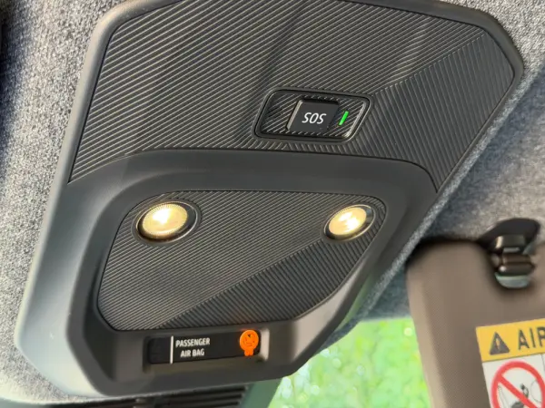 Renault 4 E-Tech 52 kWh Iconic Autonomia Conforto 36