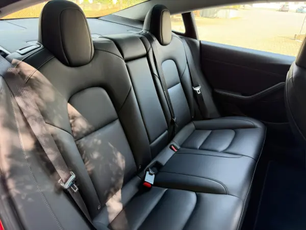 Tesla Model 3 Standard Range Plus RWD 37