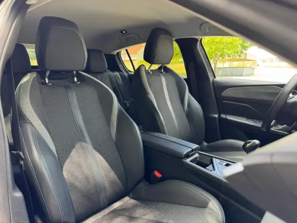 Peugeot 308 1.2 PureTech Allure Pack 28