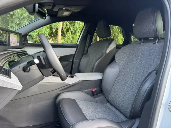 Peugeot 3008 1.2 Hybrid Allure e-DCS6 24