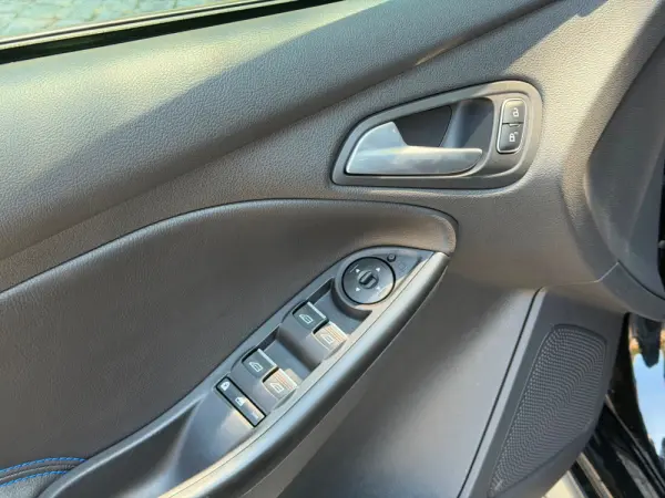 Ford Focus 2.3 EcoBoost RS 32