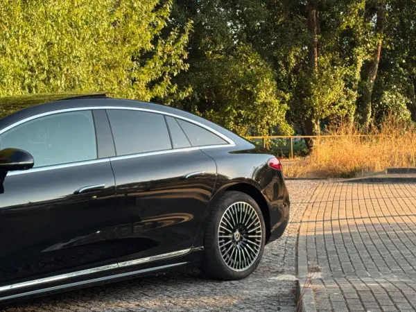 Mercedes-Benz EQS 580 4Matic Electric Art 3