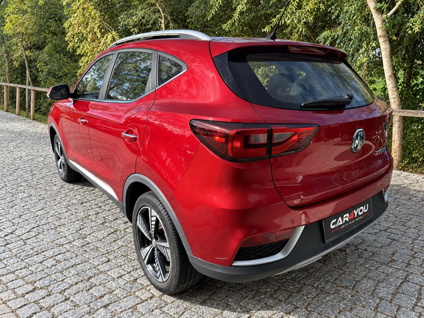 MG ZS EV 44.5 kWh Luxury 2