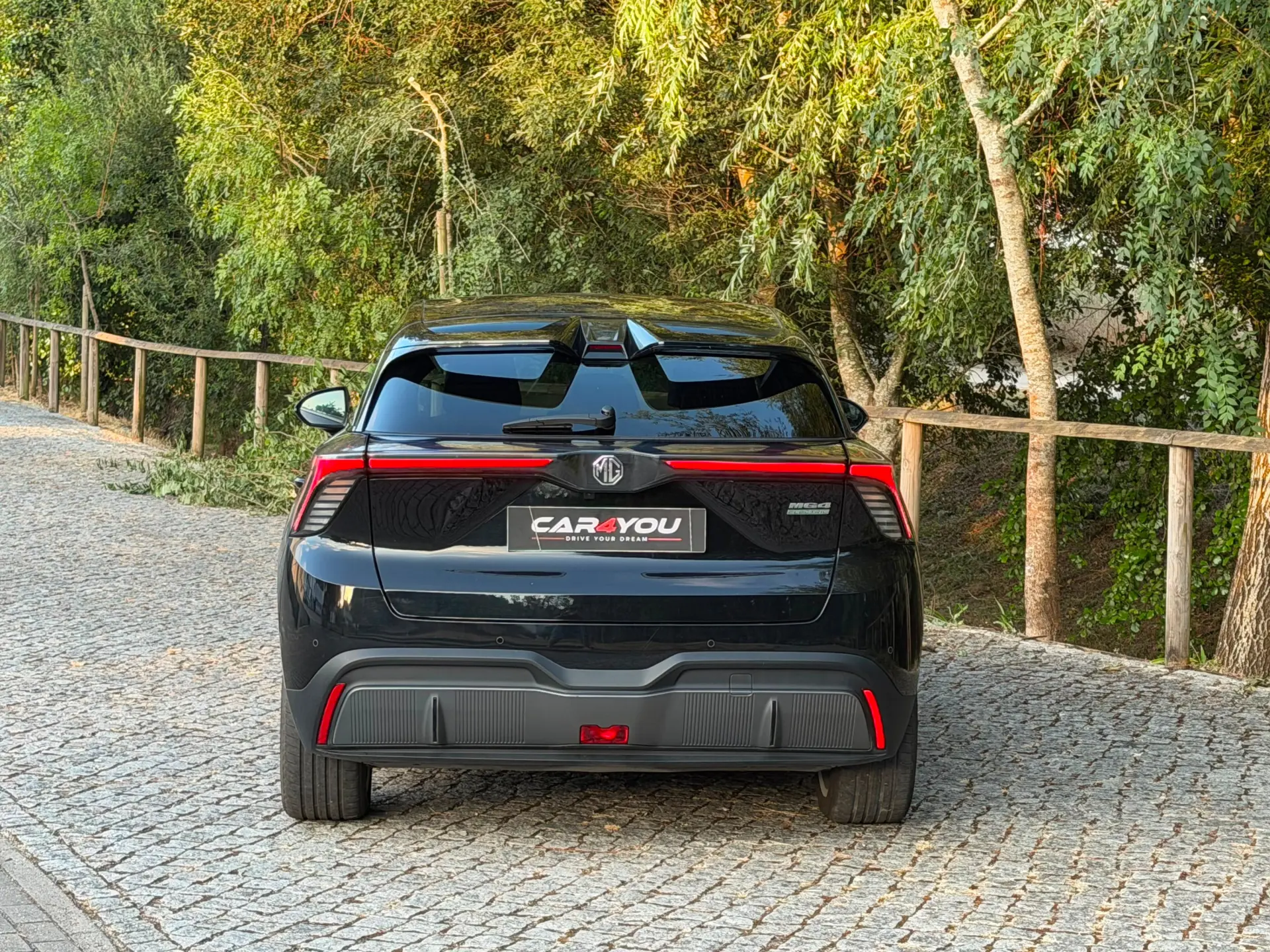MG MG4 77 kWh Extended Range Luxury 11