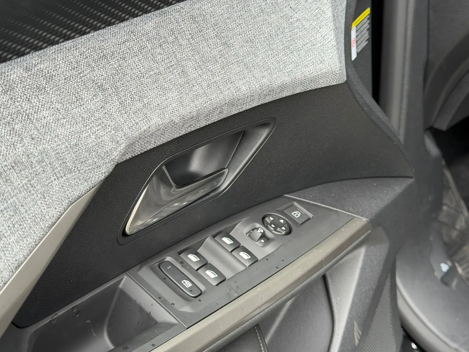 Peugeot E-3008 73 kWh Allure 29