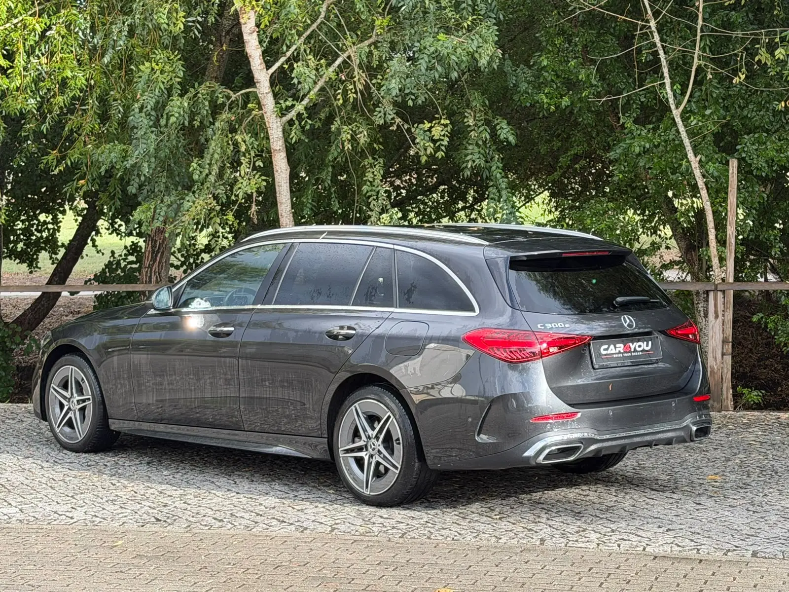 Mercedes-Benz C 300 e AMG Line 9