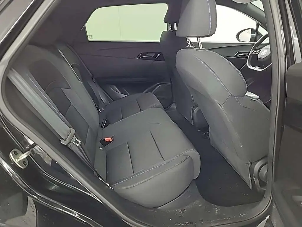 MG MG4 64 kWh Comfort 8