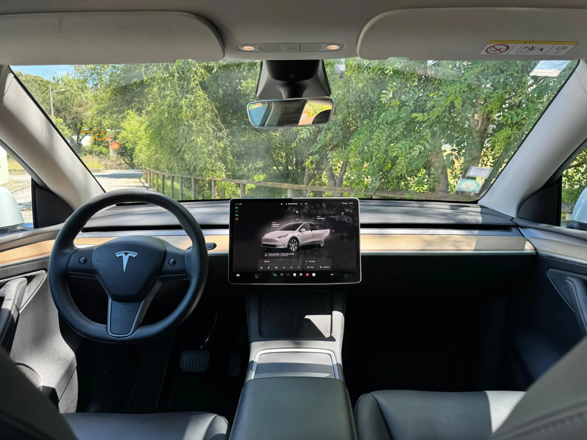 Tesla Model Y Long Range Dual Motor AWD 14