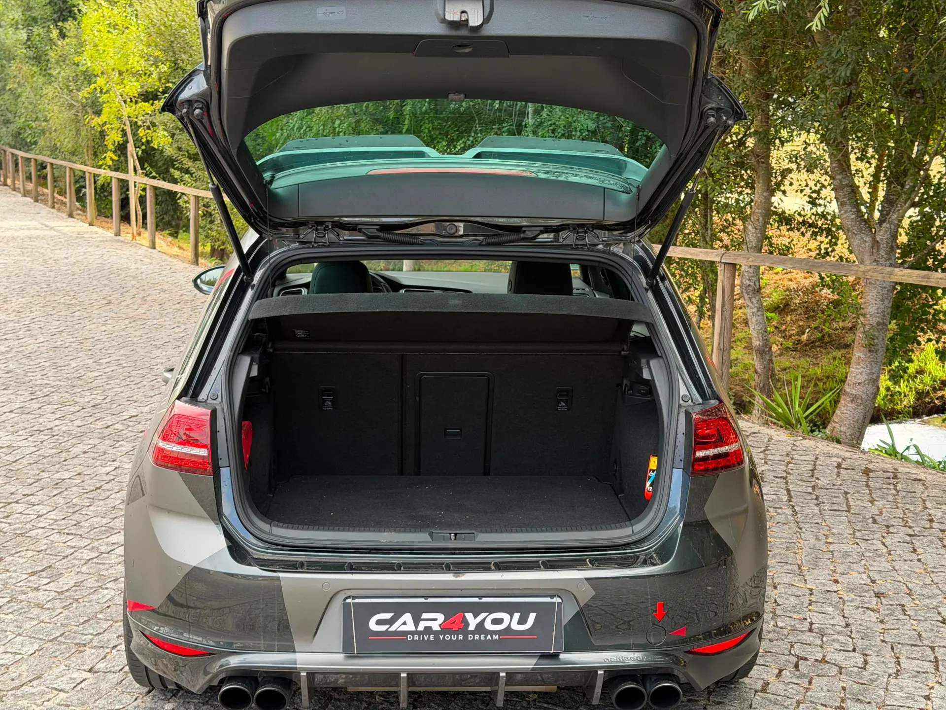 Volkswagen Golf 2.0 TSi R DSG 18