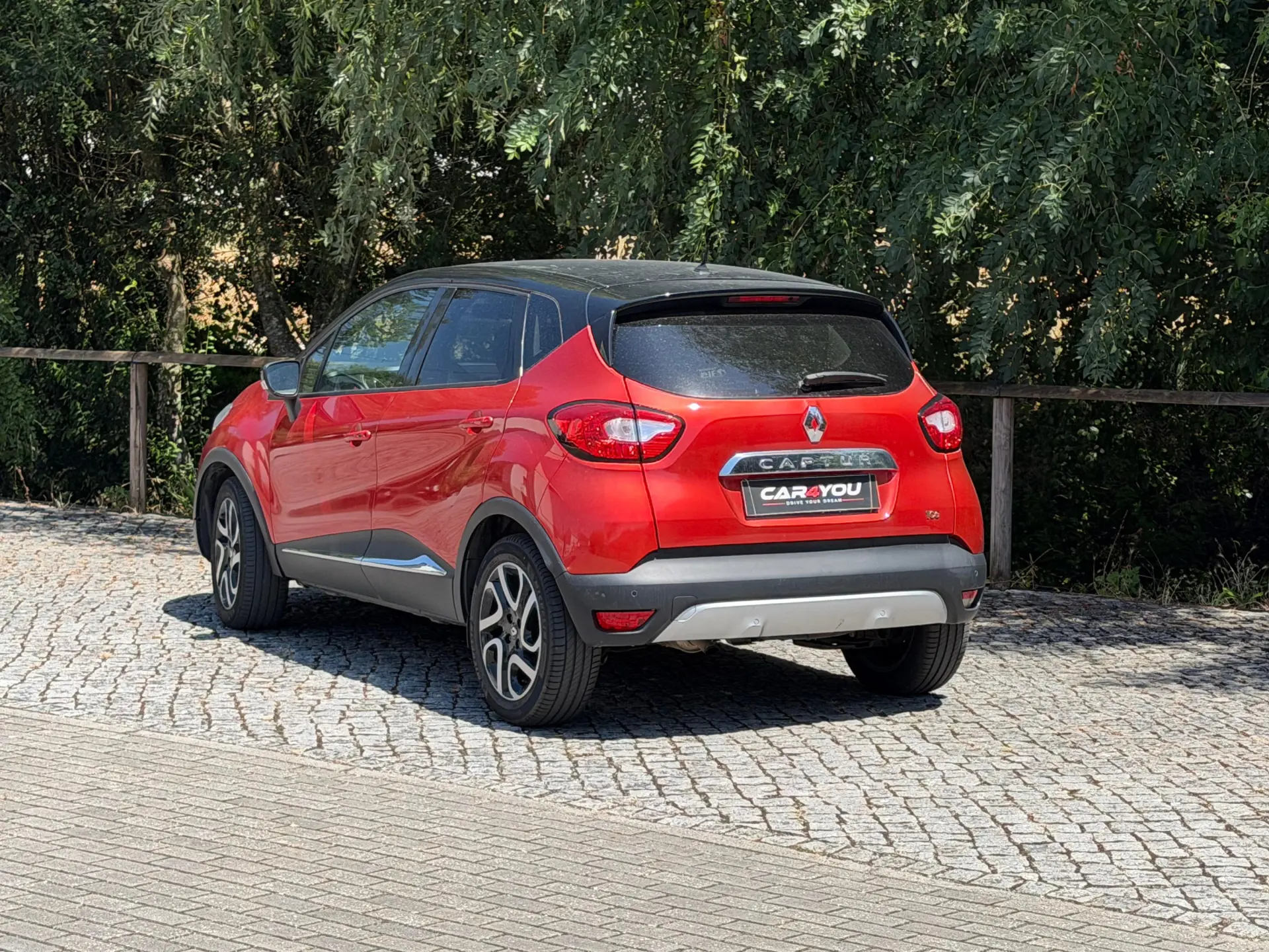 Renault Captur TCe 120 EDC Helly Hansen 14