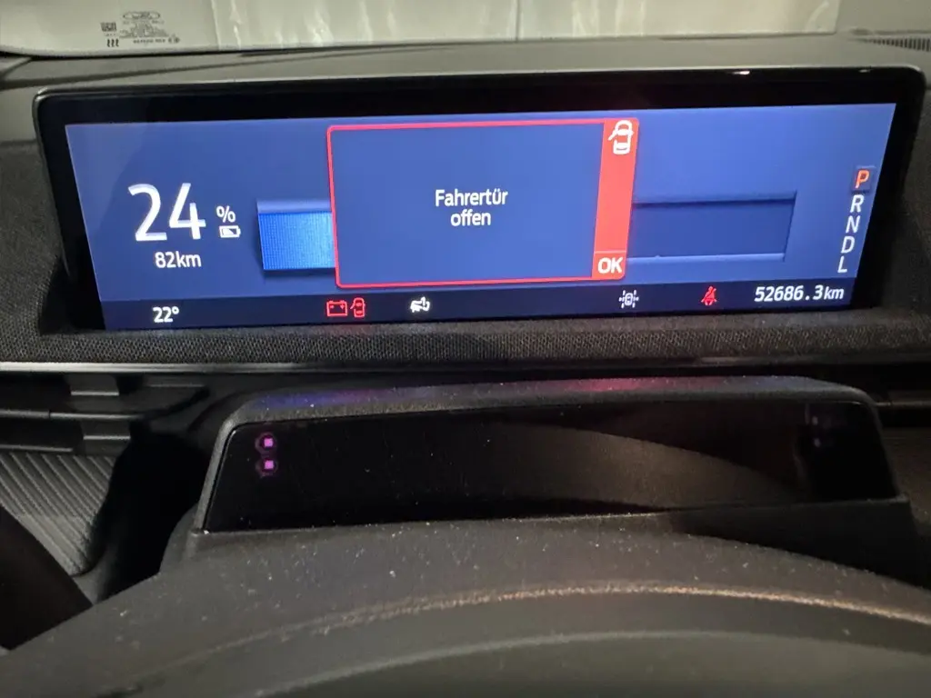 Ford Mustang Mach-E 75.7 kWh Premium AWD 9