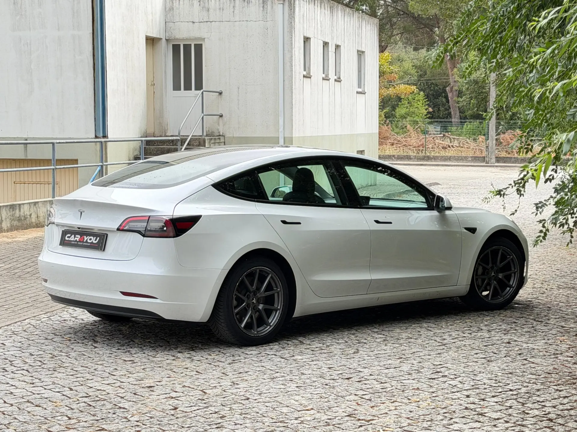 Tesla Model 3 Standard Range Plus RWD 6